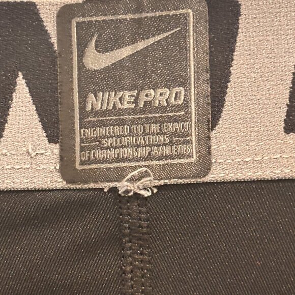 Nike Men's PRO Dri-Fit Tight Cropped Size L Cool Dry Compression Base Layer - Picture 8 of 14